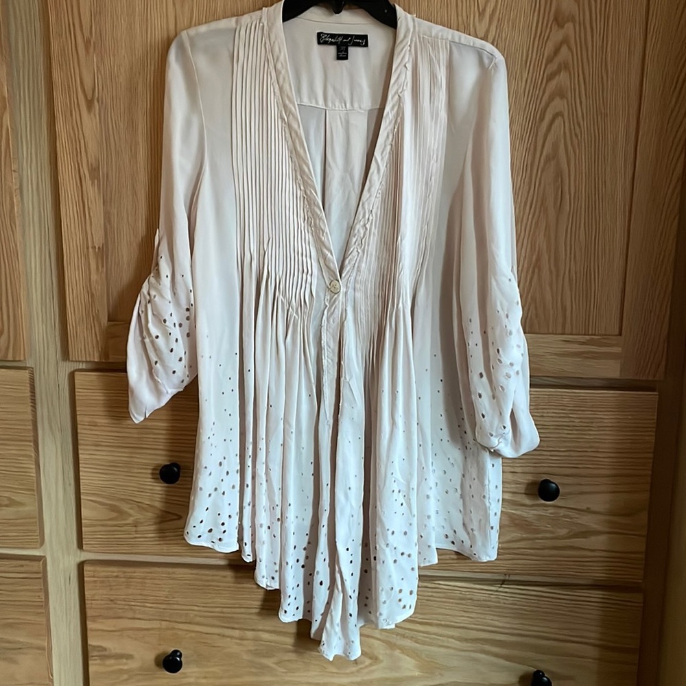 Flowy silk Tokyo one button blouse by Elizabeth and James size M